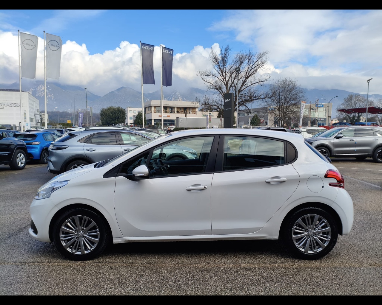 Foto PEUGEOT 208 5p 1.2 puretech Active s&s 82cv neopatentati
