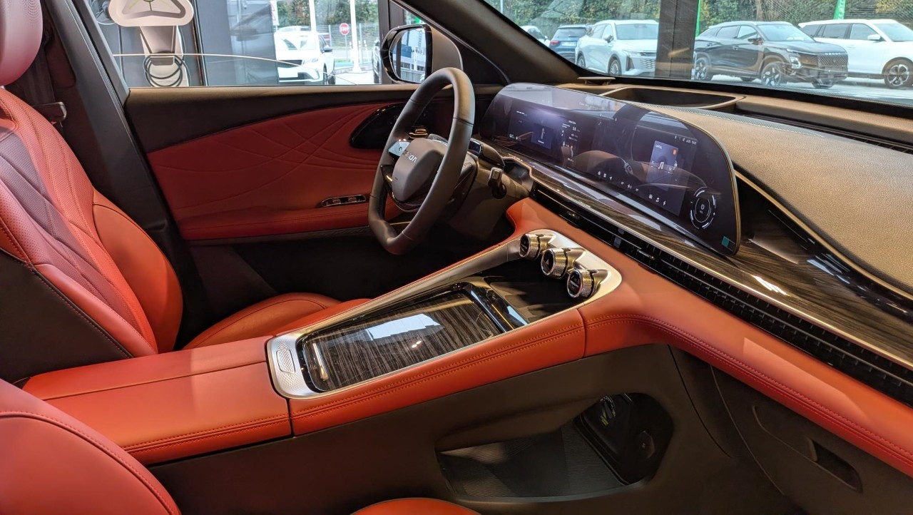 Omoda OMODA 9 9 - SHS-P 1.5TGDI - Trazione AWD - Premium - 4