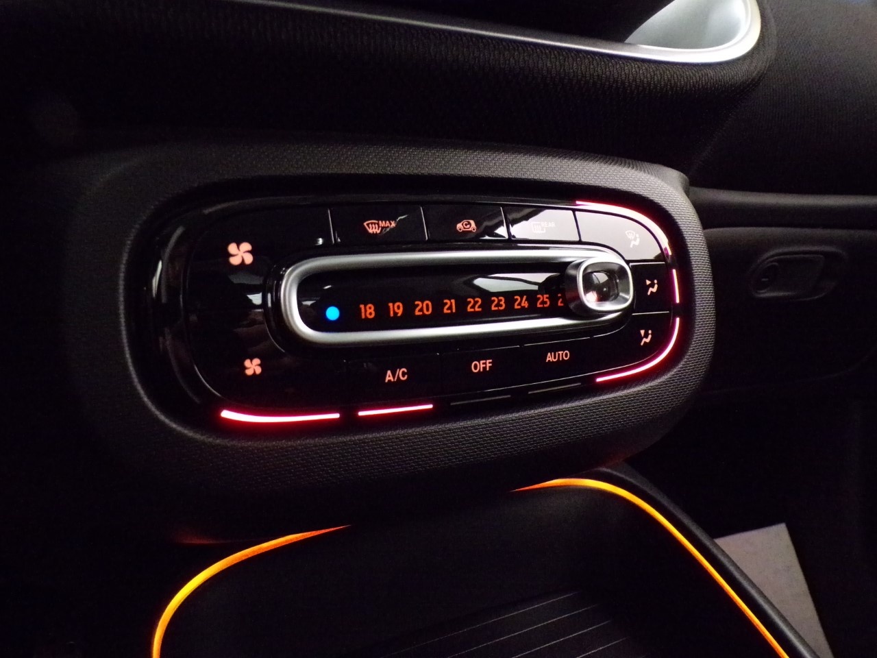 smart fortwo fortwo 22kW EQ Pulse - 16