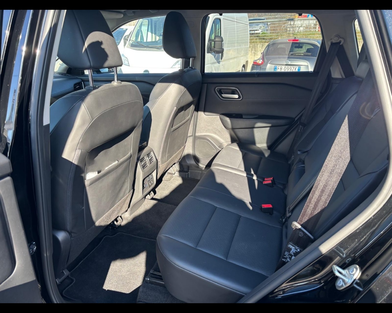 Foto NISSAN X-Trail TEKNA 2WD