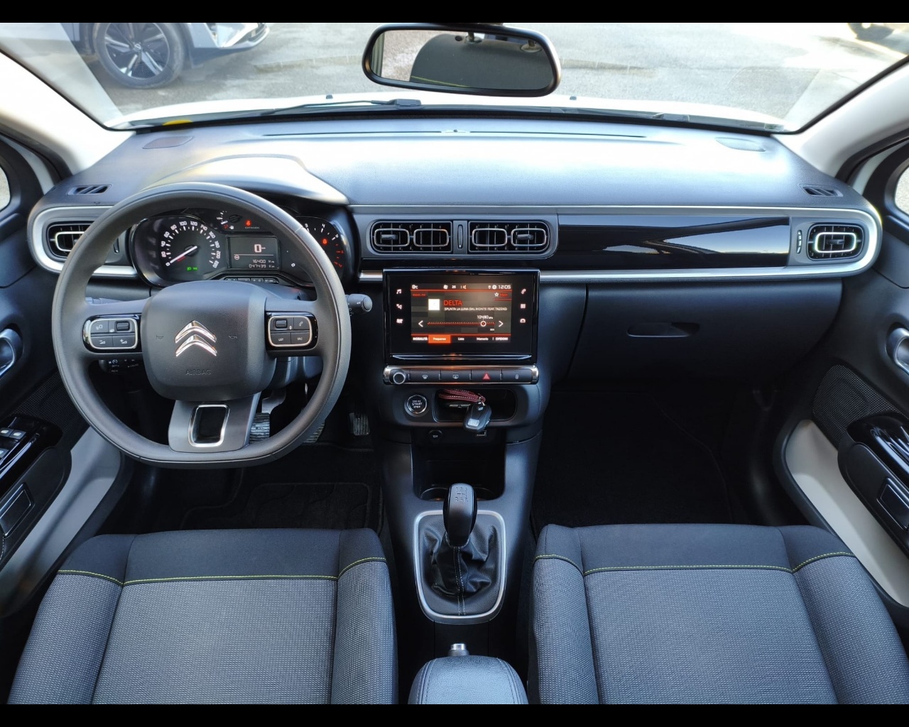 Foto CITROEN C3 1.2 puretech Shine s&s 83cv neopatentati