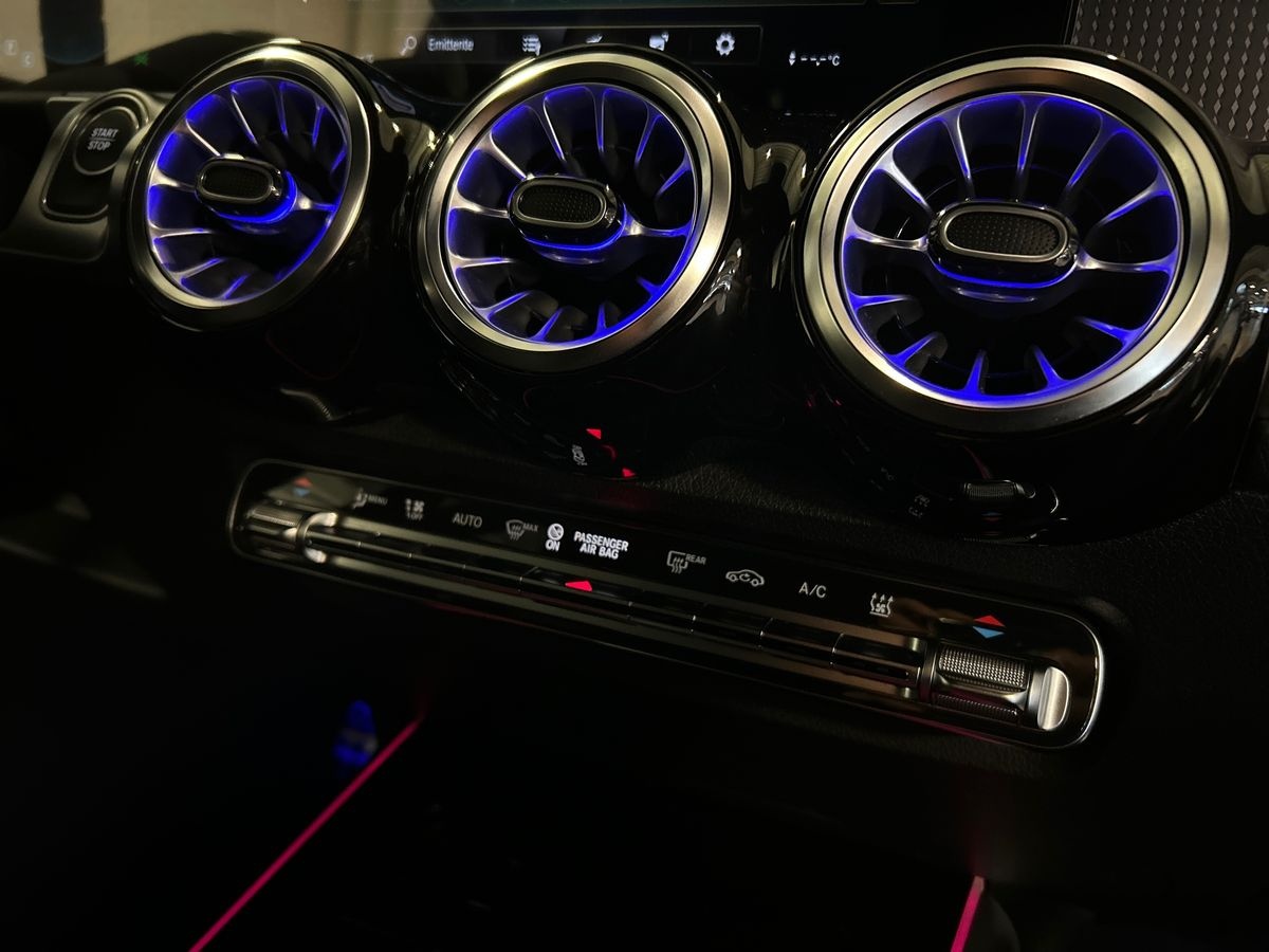 Mercedes EQB EQB 250 PREMIUM - 14