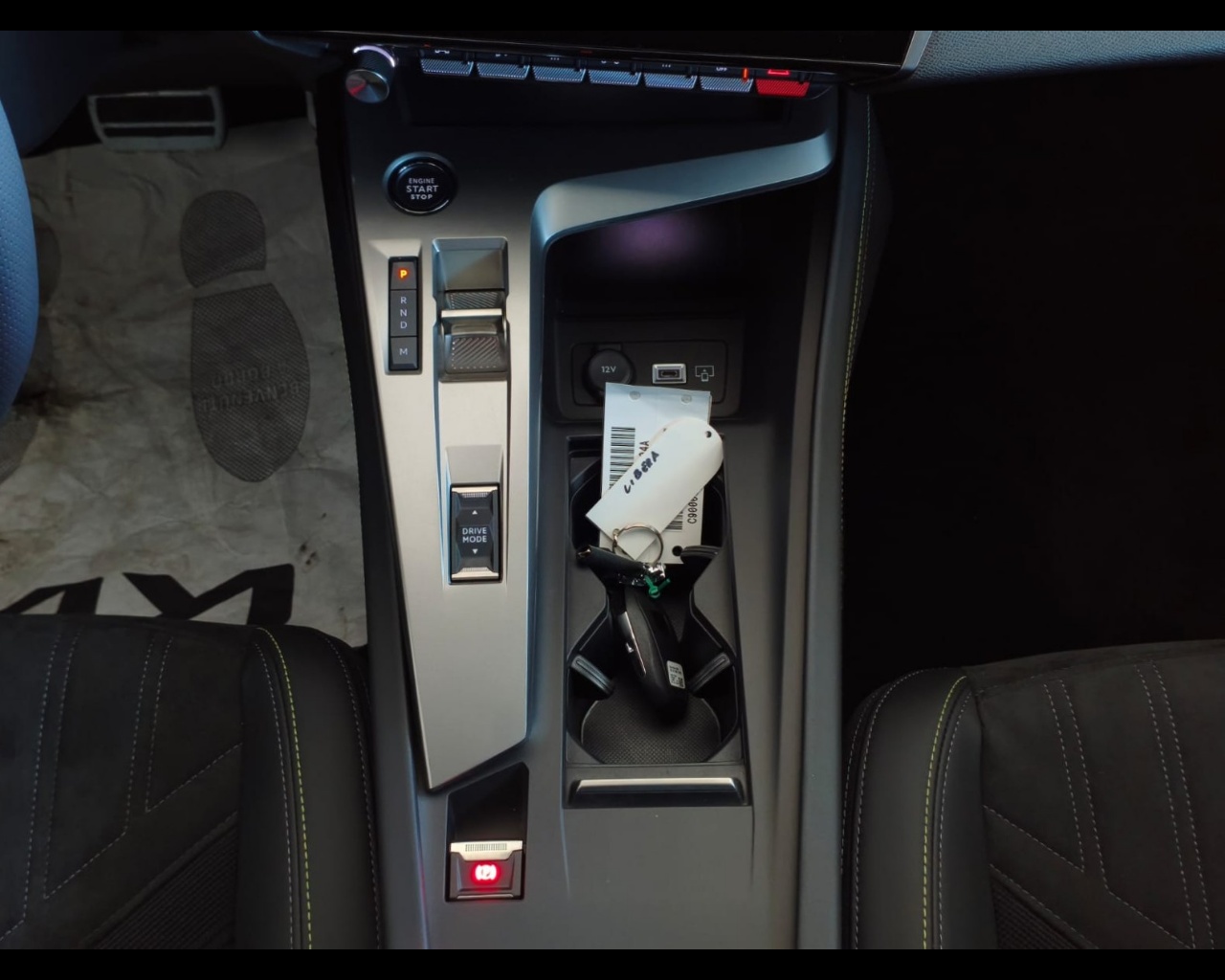 Foto PEUGEOT 408 1.2 hybrid GT 136cv e-dsc6