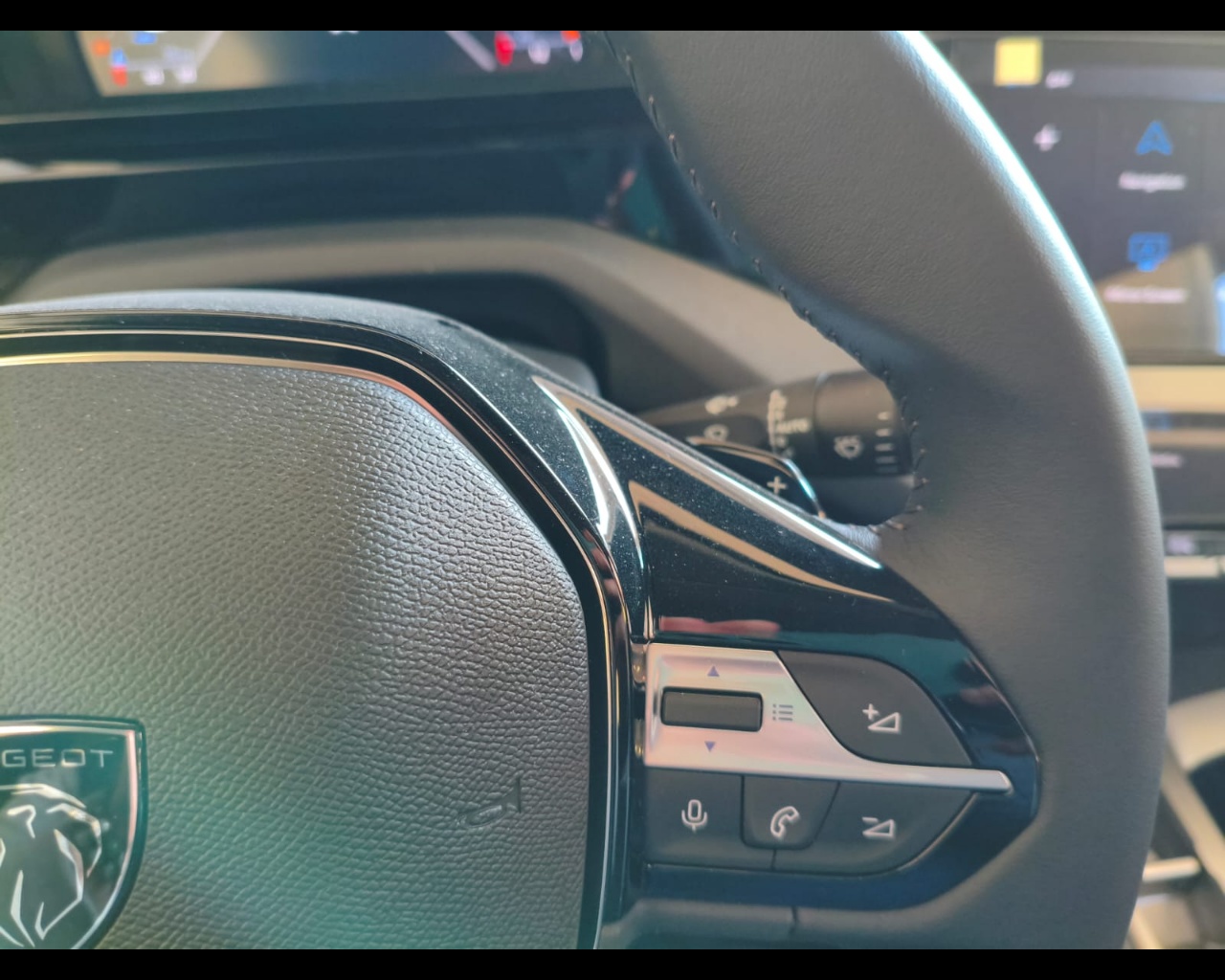 Foto PEUGEOT 308 SW 1.5 bluehdi Allure s&s 130cv eat8