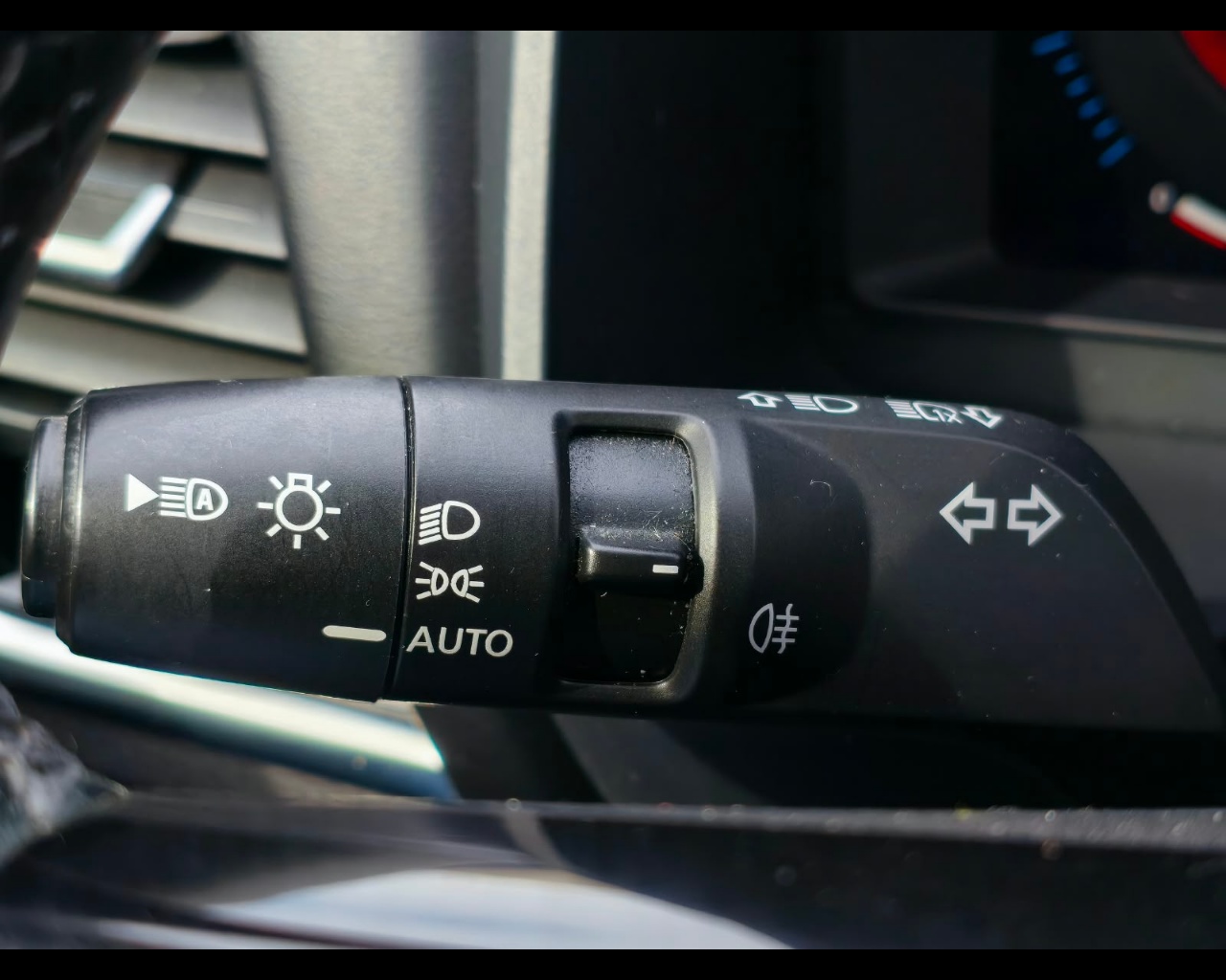 Foto NISSAN Qashqai 1.5 e-power N-Connecta 2wd