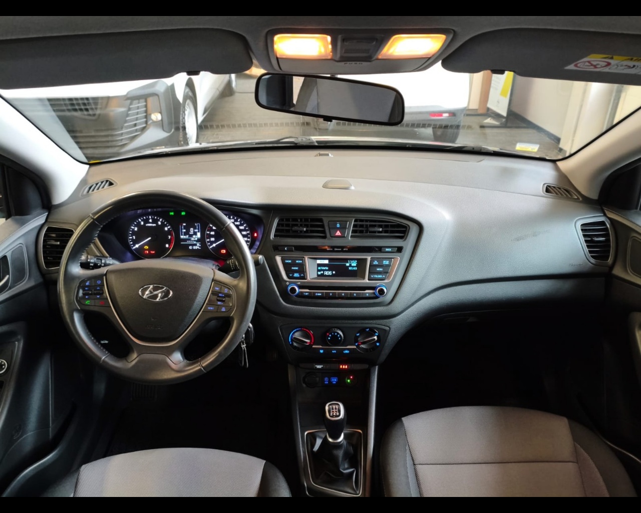 Foto HYUNDAI i20 5p 1.2 Comfort econext 84cv