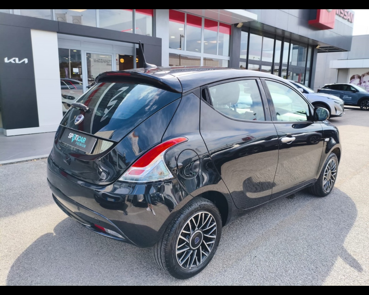 Foto LANCIA Ypsilon 1.0 firefly hybrid Platino s&s 70cv