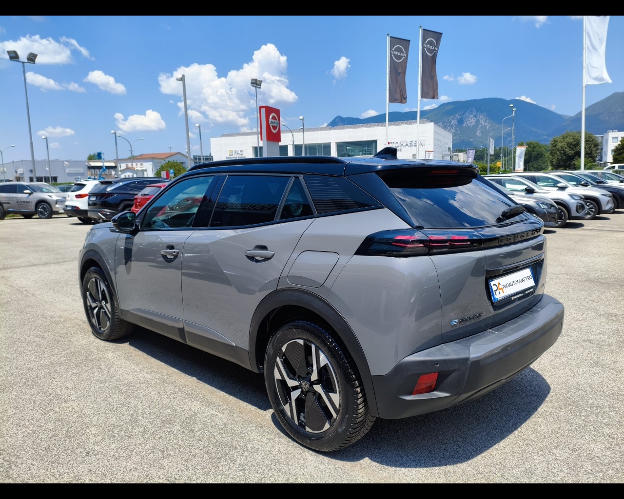 Foto PEUGEOT 2008 54 kWh GT