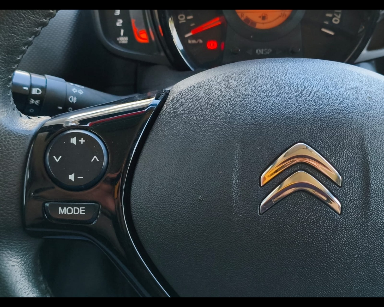 Foto CITROEN C1 5p 1.0 vti Shine s&s 72cv