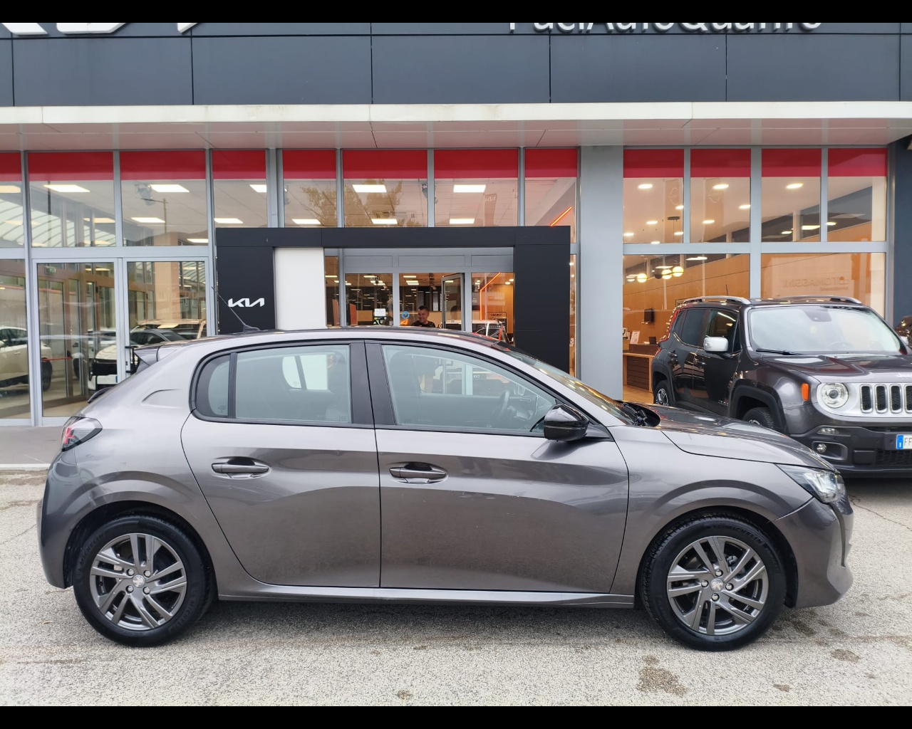 Foto PEUGEOT 208 1.2 puretech Active Pack s&s 75cv