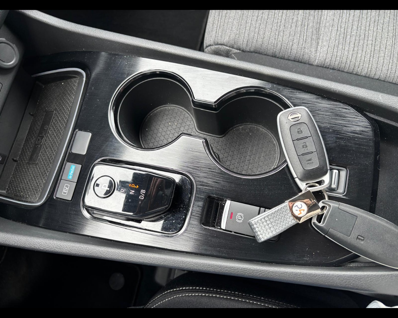 Foto NISSAN X-Trail 1.5 e-power N-Connecta 2wd auto