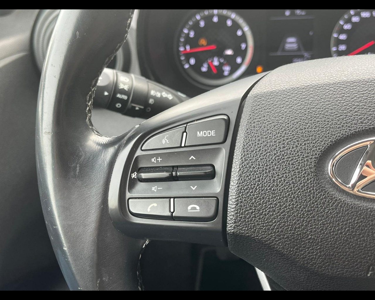 Foto HYUNDAI i10 1.0 mpi Tech Connect Pack