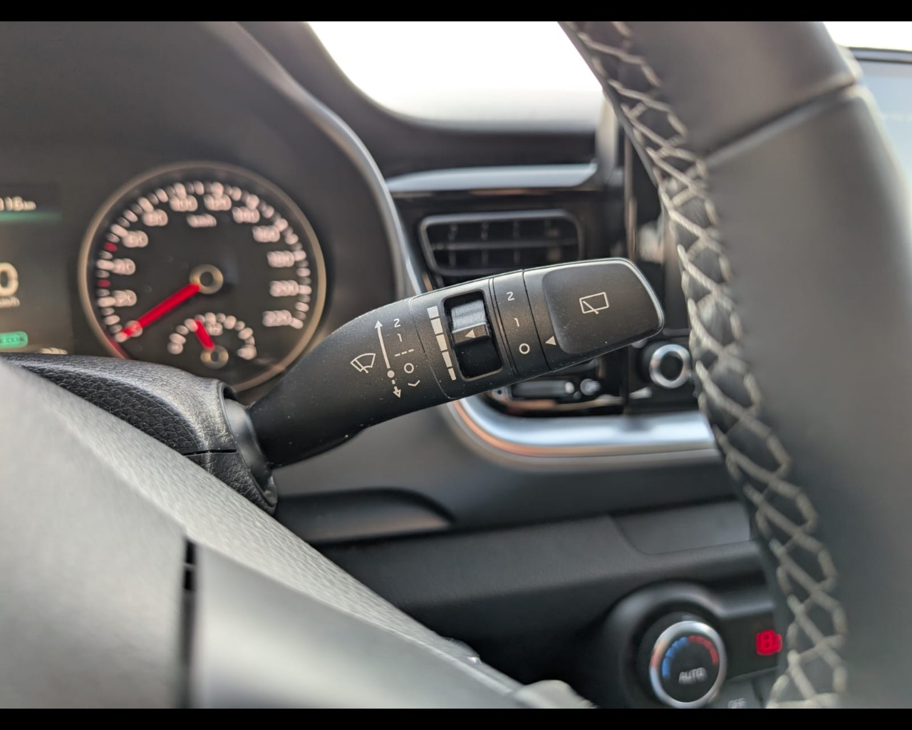 Foto KIA Stonic 1.0 Style ecogpl 95cv dct