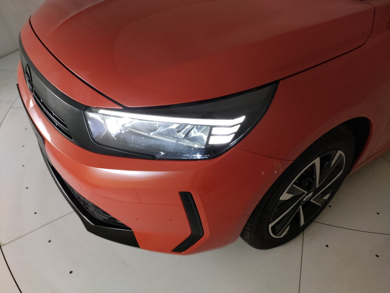 Opel Corsa Nuovo Ibrido benzina Corsa Porto Mantovano