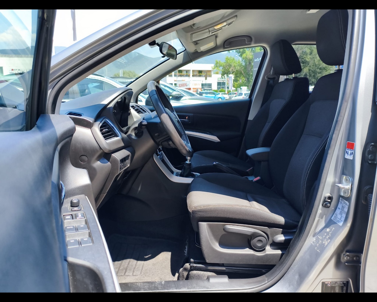 Foto SUZUKI S-Cross 1.6 ddis Easy 2wd