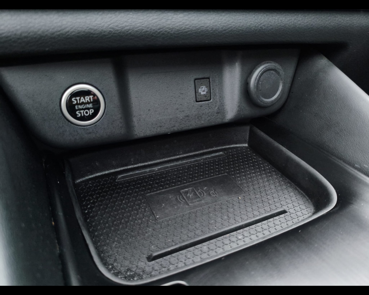 Foto NISSAN Qashqai 1.3 mhev N-Connecta 2wd 158cv xtronic