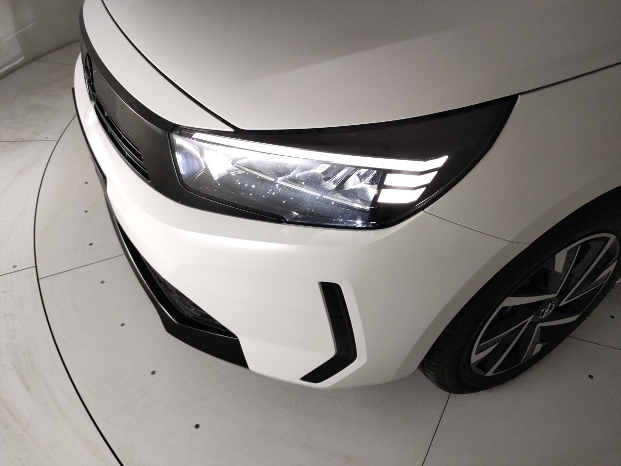 Opel Corsa Nuovo Ibrido benzina Corsa Porto Mantovano