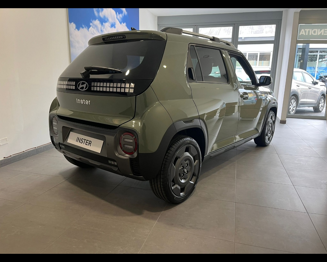 Foto HYUNDAI INSTER 49 KWH CROSS+PP