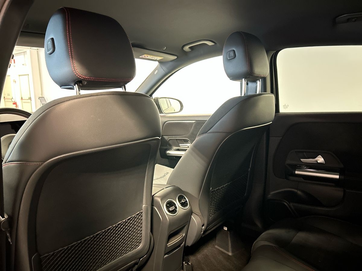 Mercedes GLA GLA 180 D Premium 8G-DCT - 18