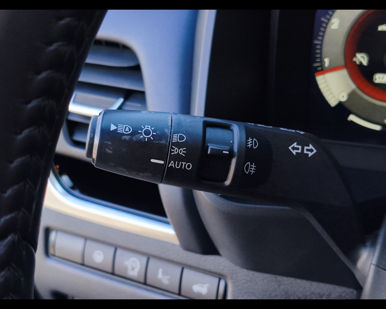 Foto NISSAN Qashqai 1.3 mhev Tekna 2wd 158cv xtronic