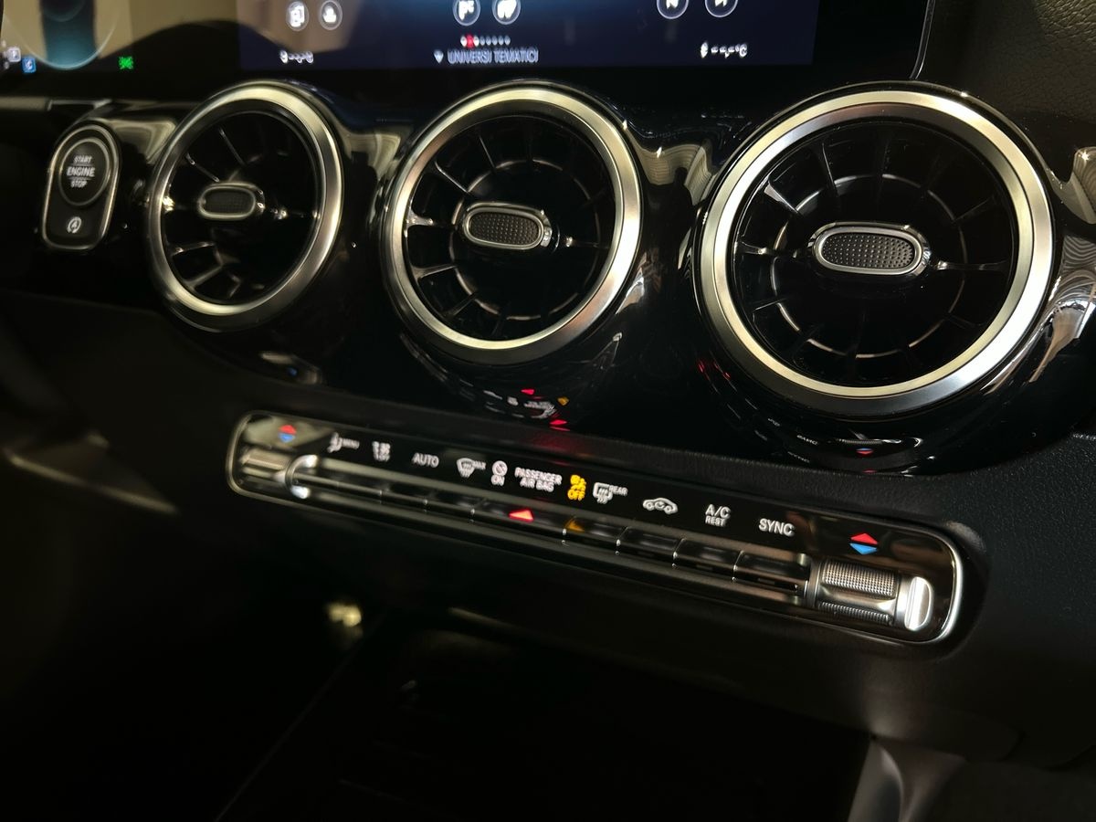 Mercedes GLA GLA 200 D Premium 4Matic 8G-DCT - 14