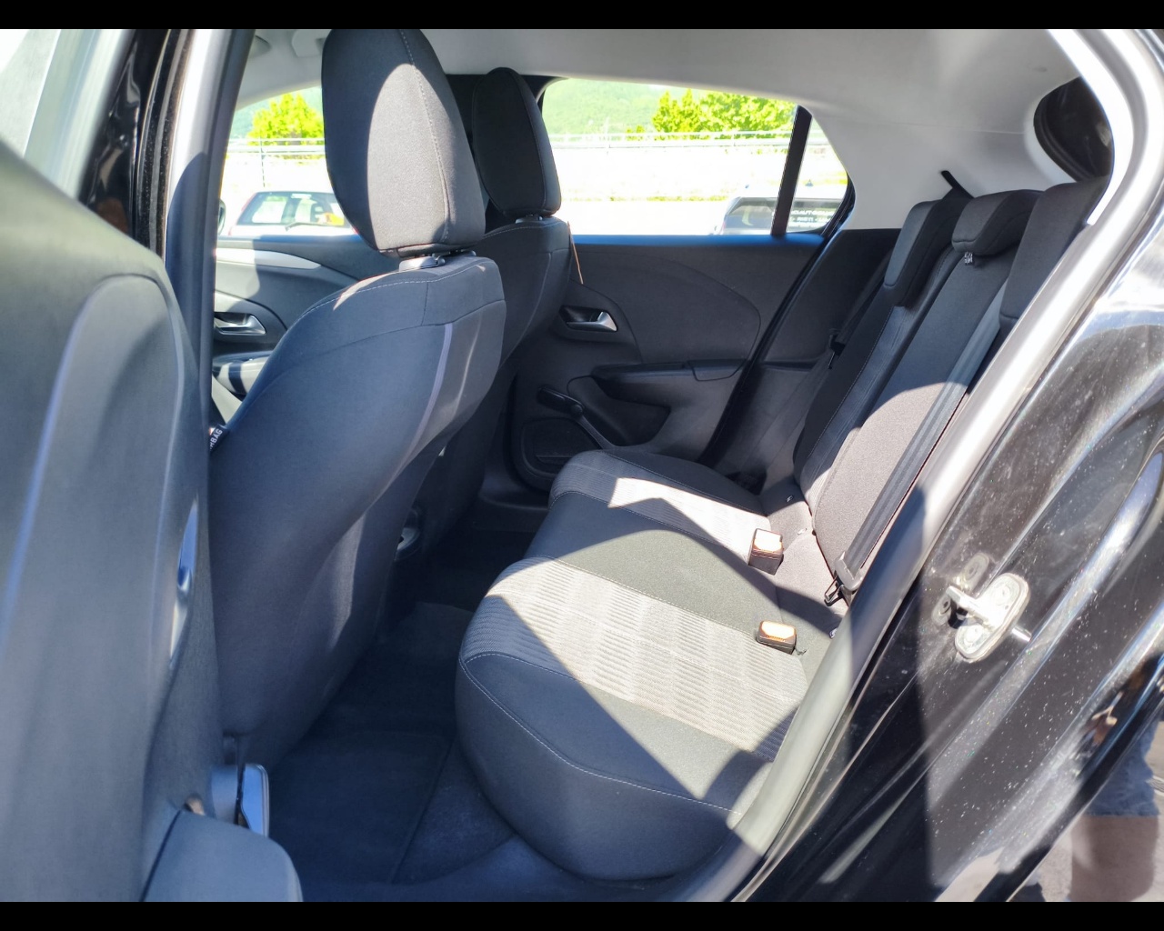 Foto OPEL Corsa 1.2 Edition 75cv