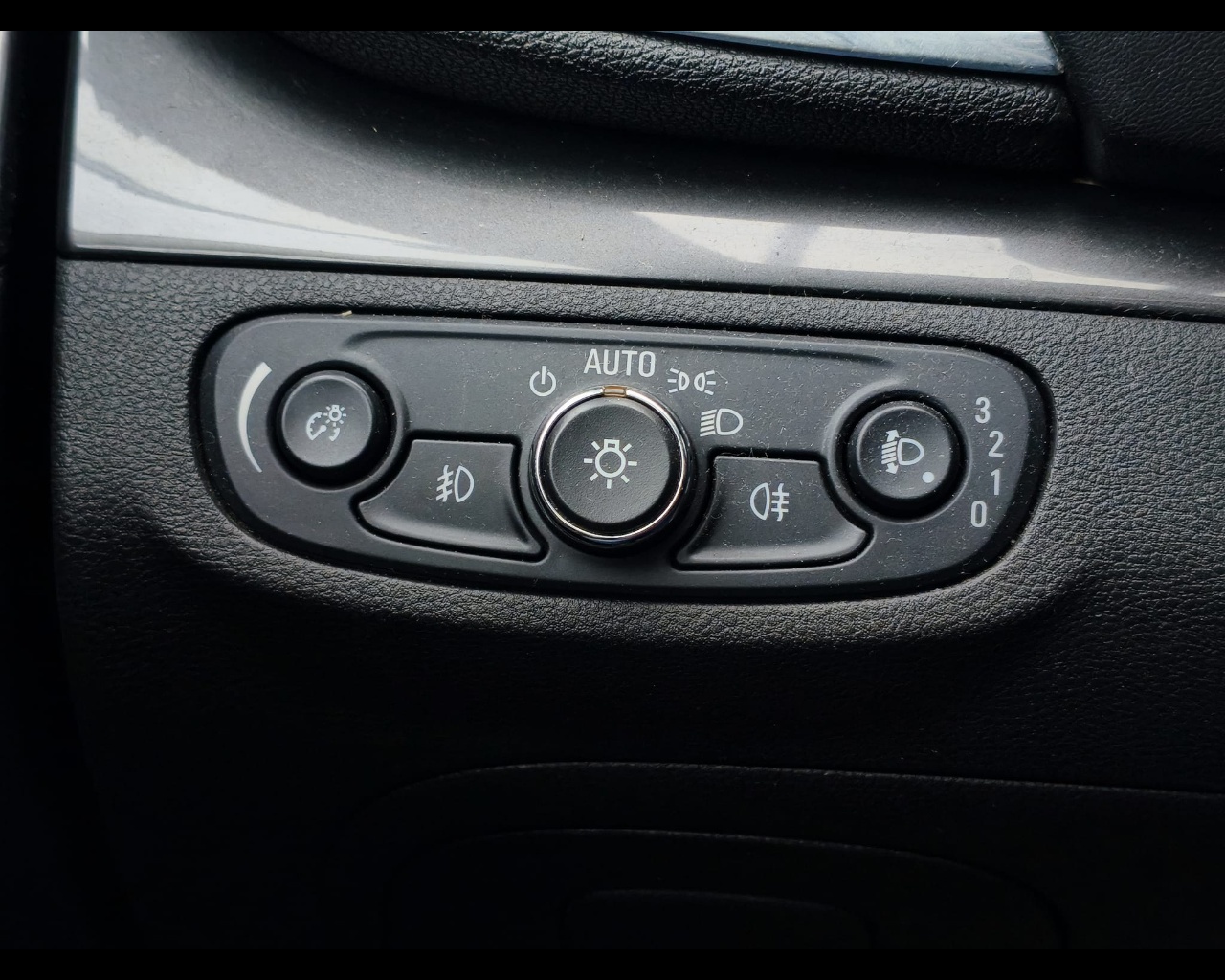 Foto OPEL Mokka X 1.6 cdti b-Color s&s 4x2 136cv