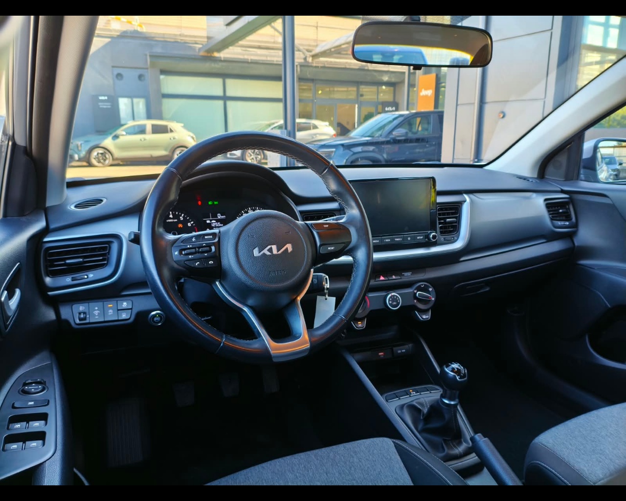 Foto KIA Stonic 1.2 Urban ecogpl 82cv