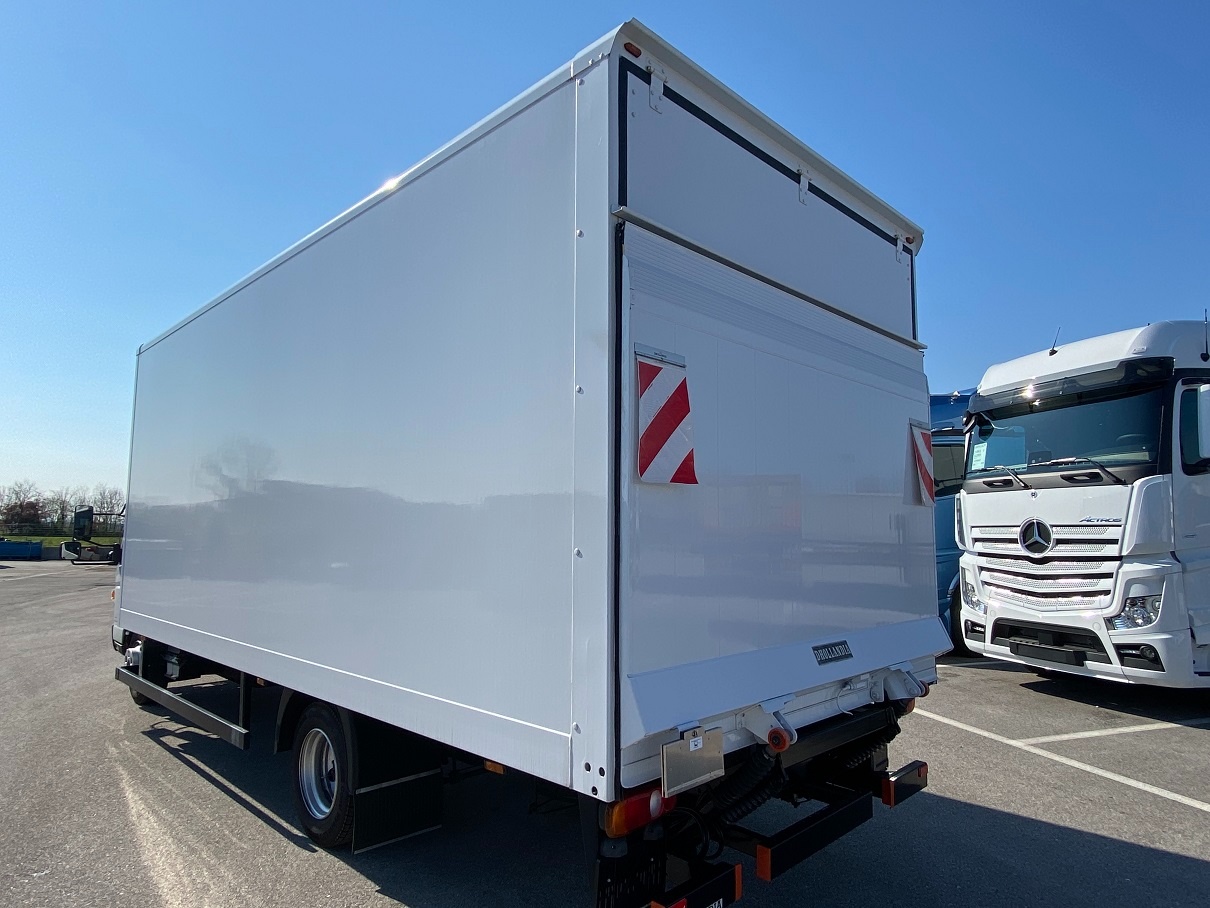 Mitsubishi Canter IV 7.5 TF E6 2016 canter 7.5 TF C 18AMT/43 new cab Comf. Euro VI - 5