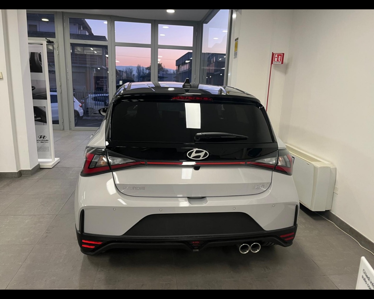 Foto HYUNDAI I20 PE MY25 1.0T DCT NLINE CARBON
