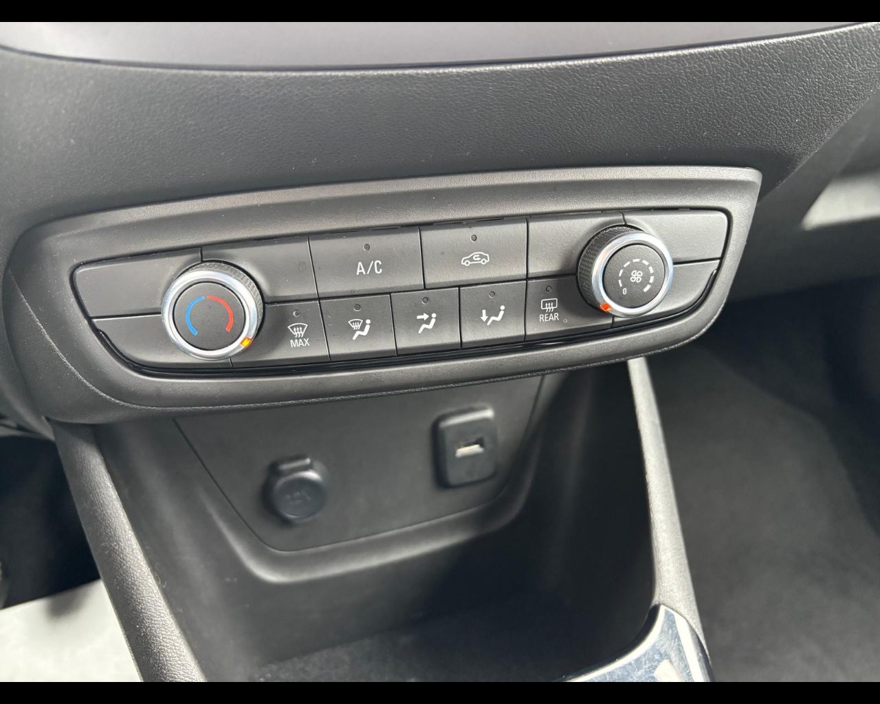 Foto OPEL Crossland 1.5 ecotec Edition 110cv