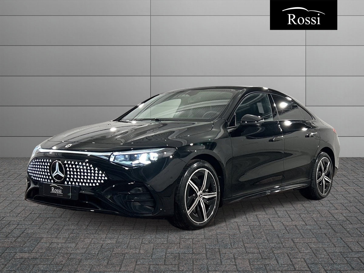 Mercedes-Benz CLA 200 con tecnologia EQ