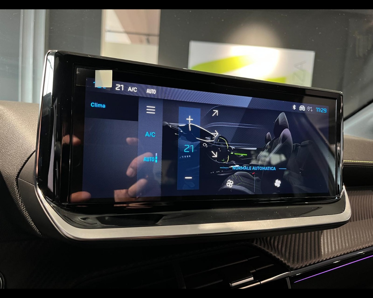 Foto PEUGEOT 208 1.2 hybrid GT 136cv e-dcs 6