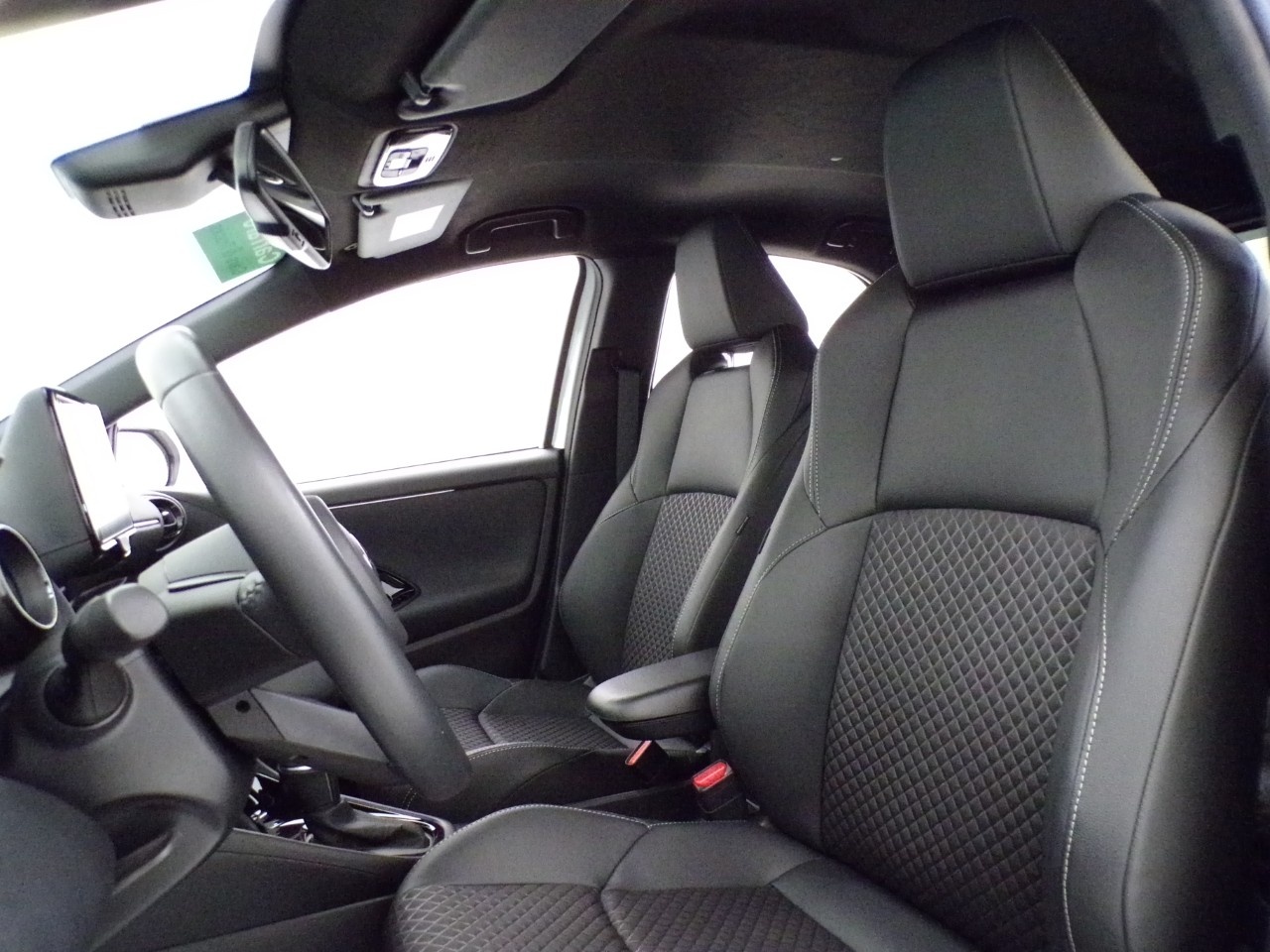 Toyota Yaris Yaris 1.5 VVT-iE Hybrid Style E-CVT - 12