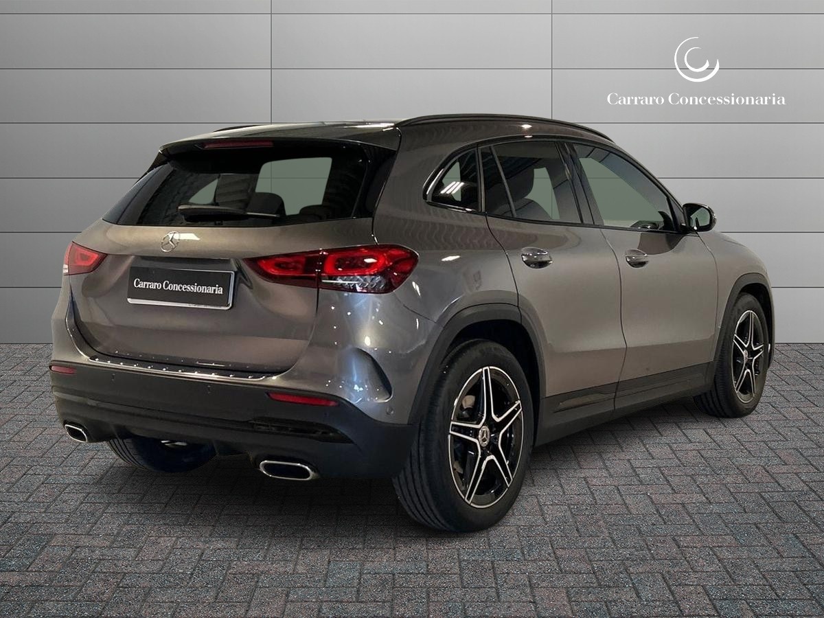 Mercedes GLA GLA 180 D Premium 8G-DCT - 2