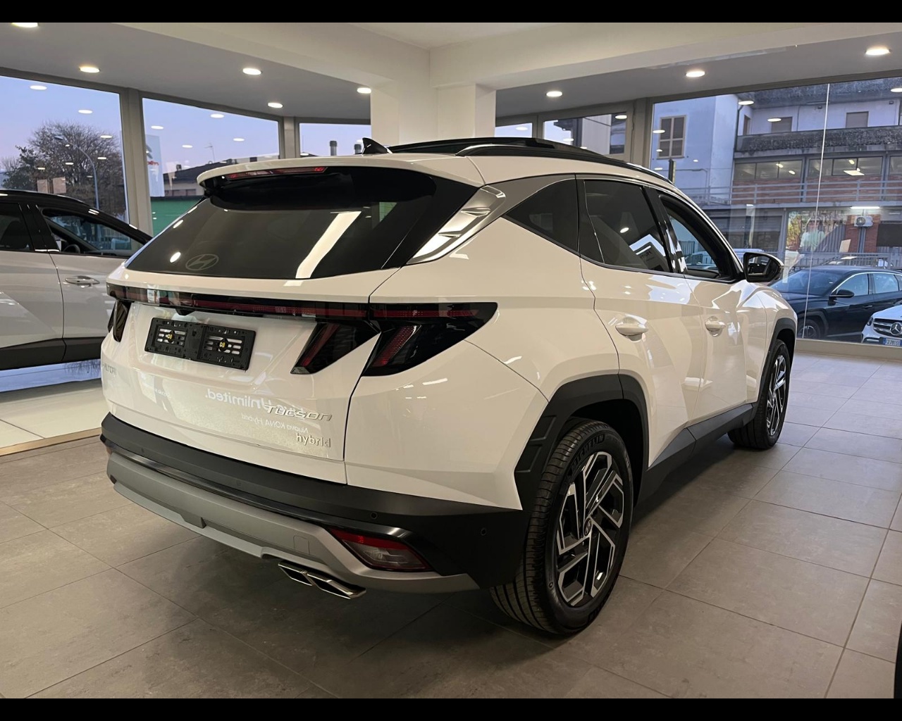 Foto HYUNDAI TUCSON PE 1.6HEV AT 2WD EXELLENCE+LP+PP