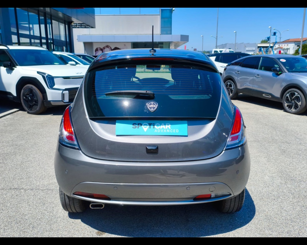 Foto LANCIA Ypsilon 1.0 firefly hybrid Platino s&s 70cv