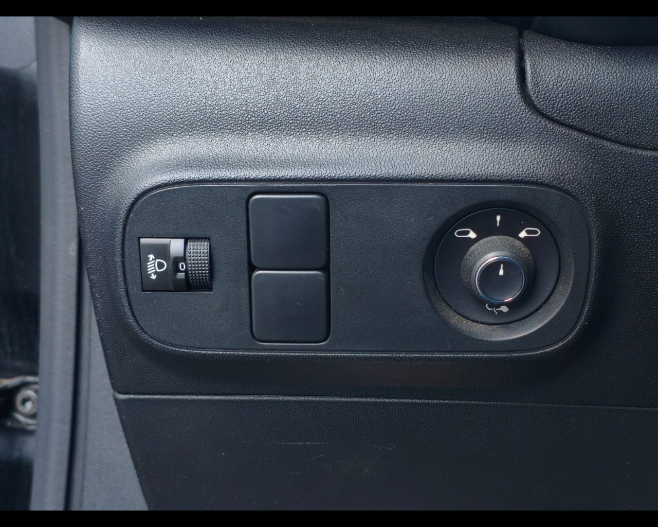 Foto CITROEN C3 1.5 bluehdi C-Series s&s 100cv 6m