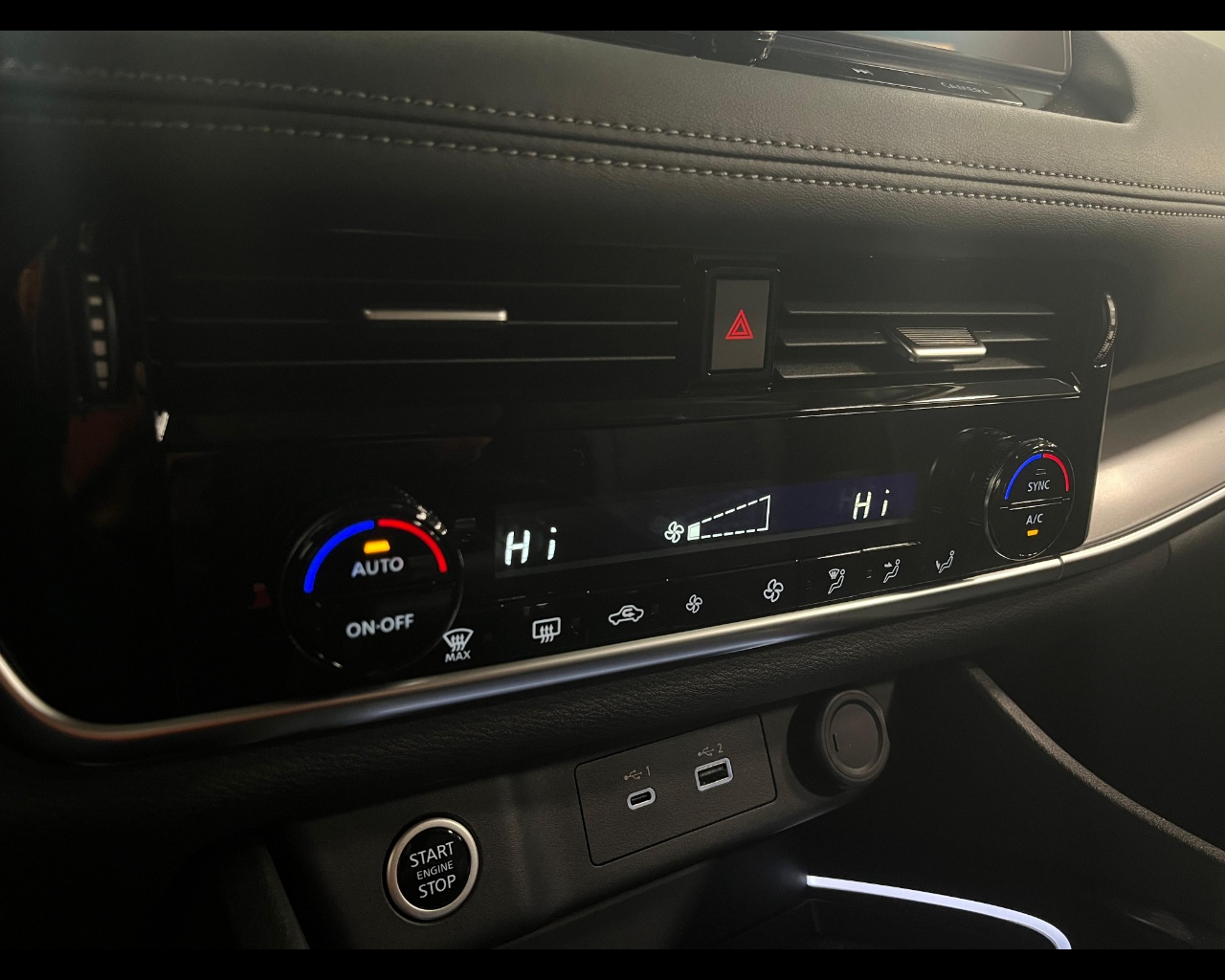 Foto NISSAN X-Trail 1.5 mhev N-Connecta 2wd xtronic