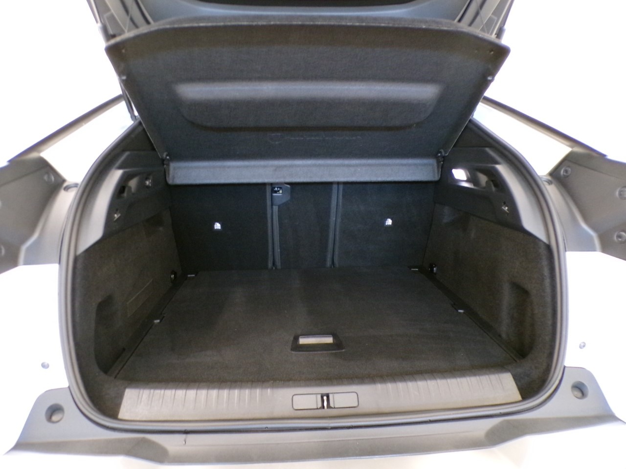 Peugeot 3008 3008 1.2 Hybrid 136cv Allure e-DCS6 - 9