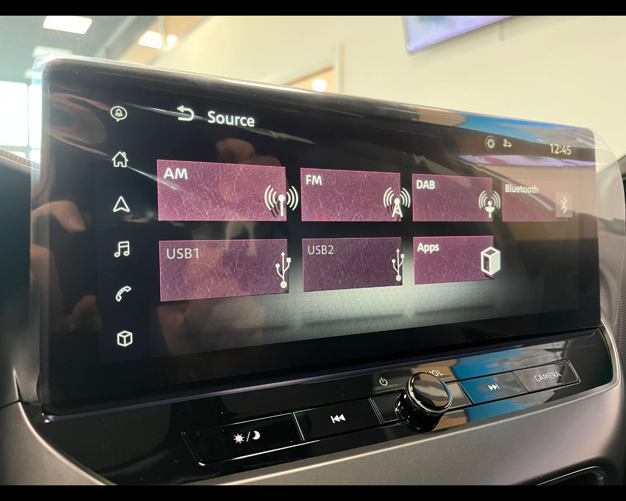 Foto NISSAN JUKE N-CONNECTA MT