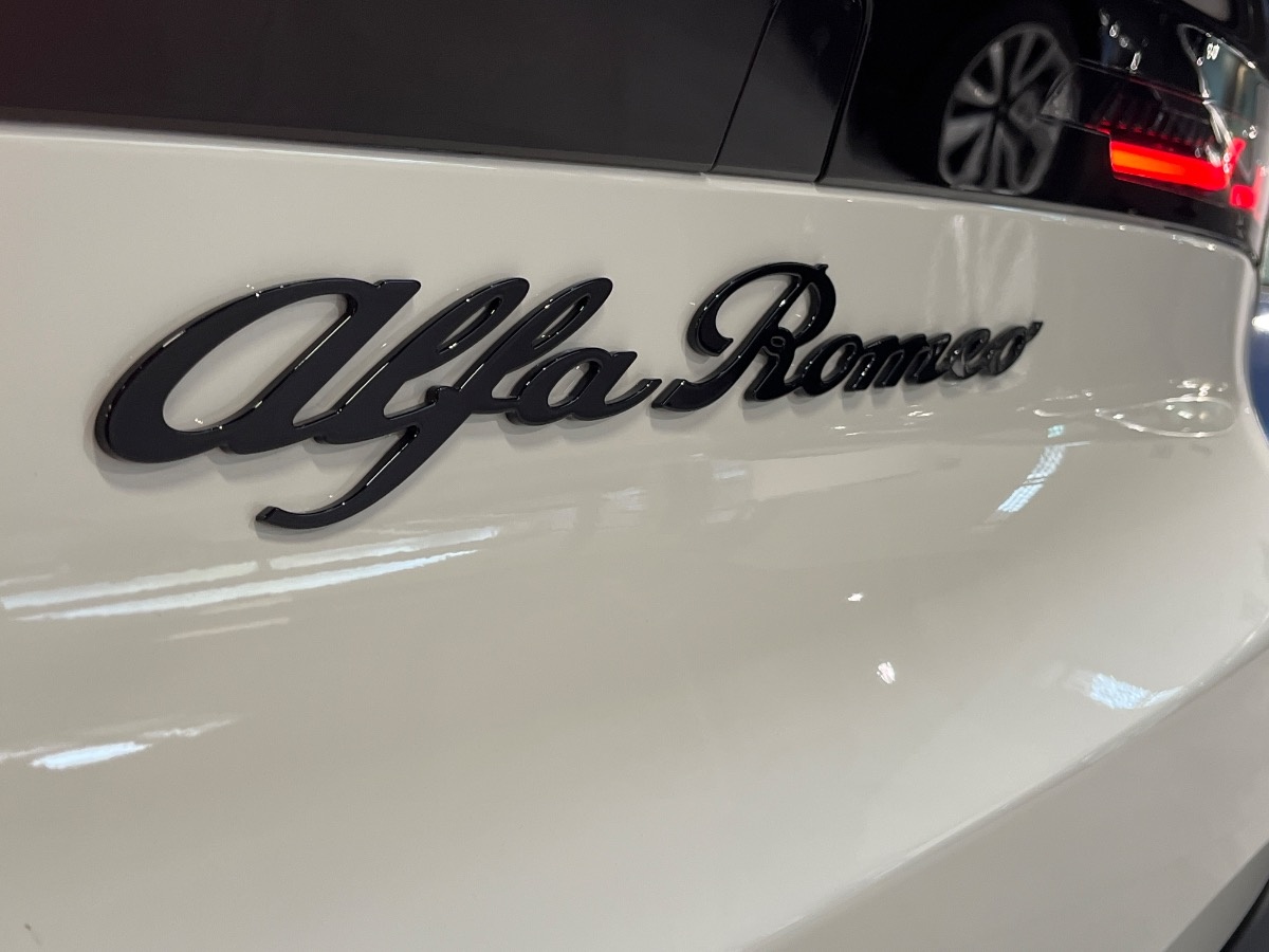 Alfa Romeo Junior Nuovo Ibrido benzina Junior Verona