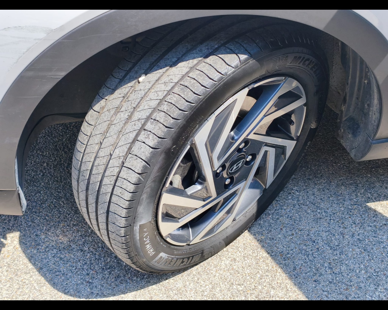 Foto HYUNDAI Bayon 1.2 Gpl Xline 78cv mt