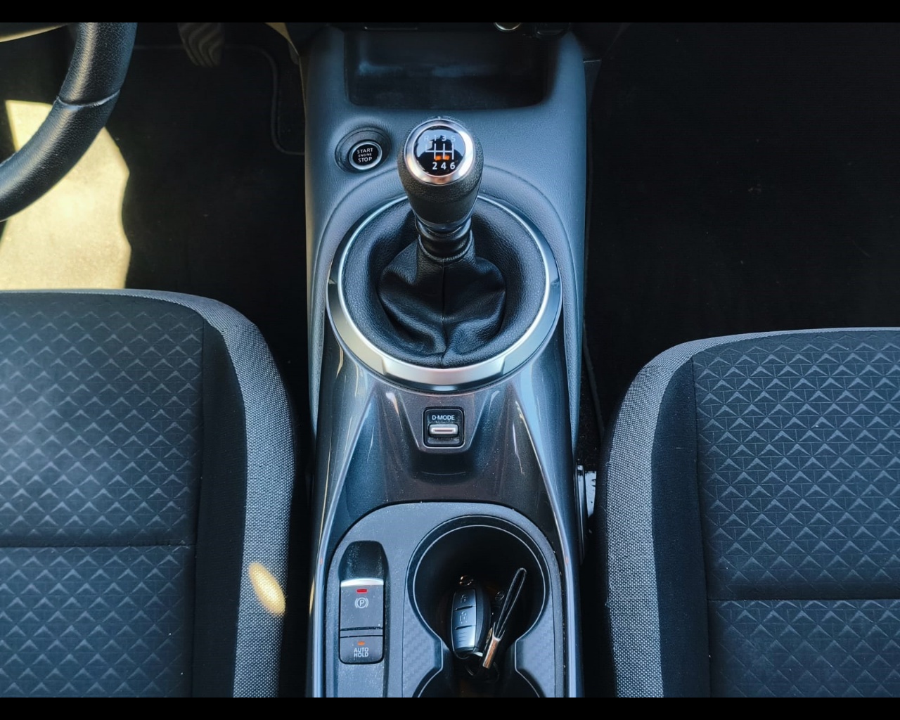 Foto NISSAN Juke 1.0 dig-t N-Connecta 114cv