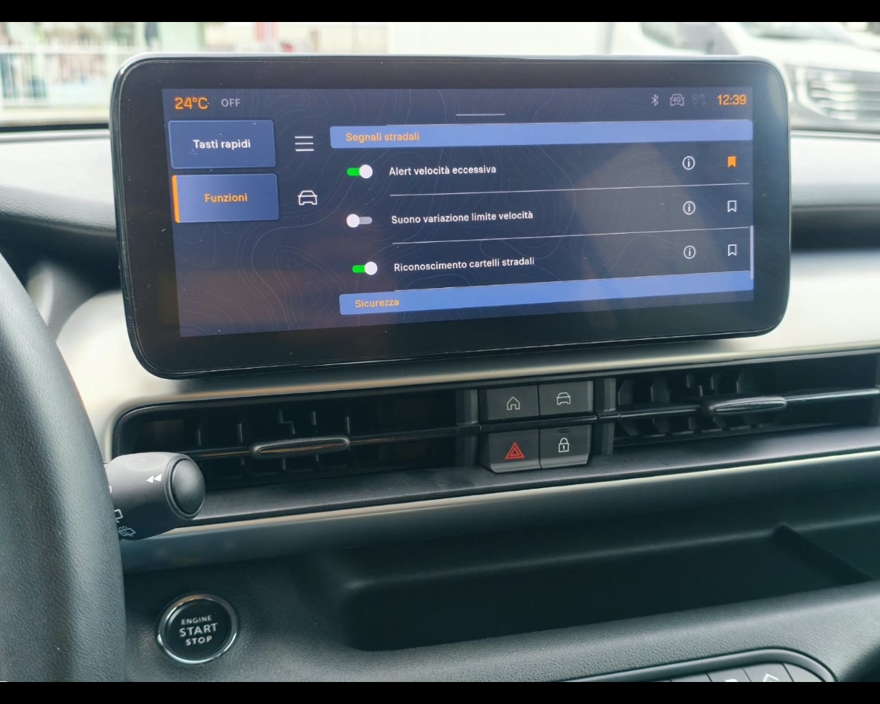 Foto JEEP Avenger 1.2 turbo e-hybrid mhev Summit fwd 110cv edct6