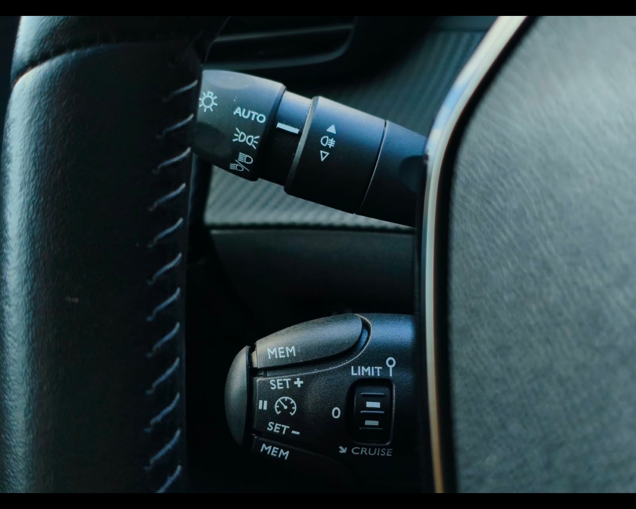 Foto PEUGEOT 2008 1.2 puretech Active s&s 100cv