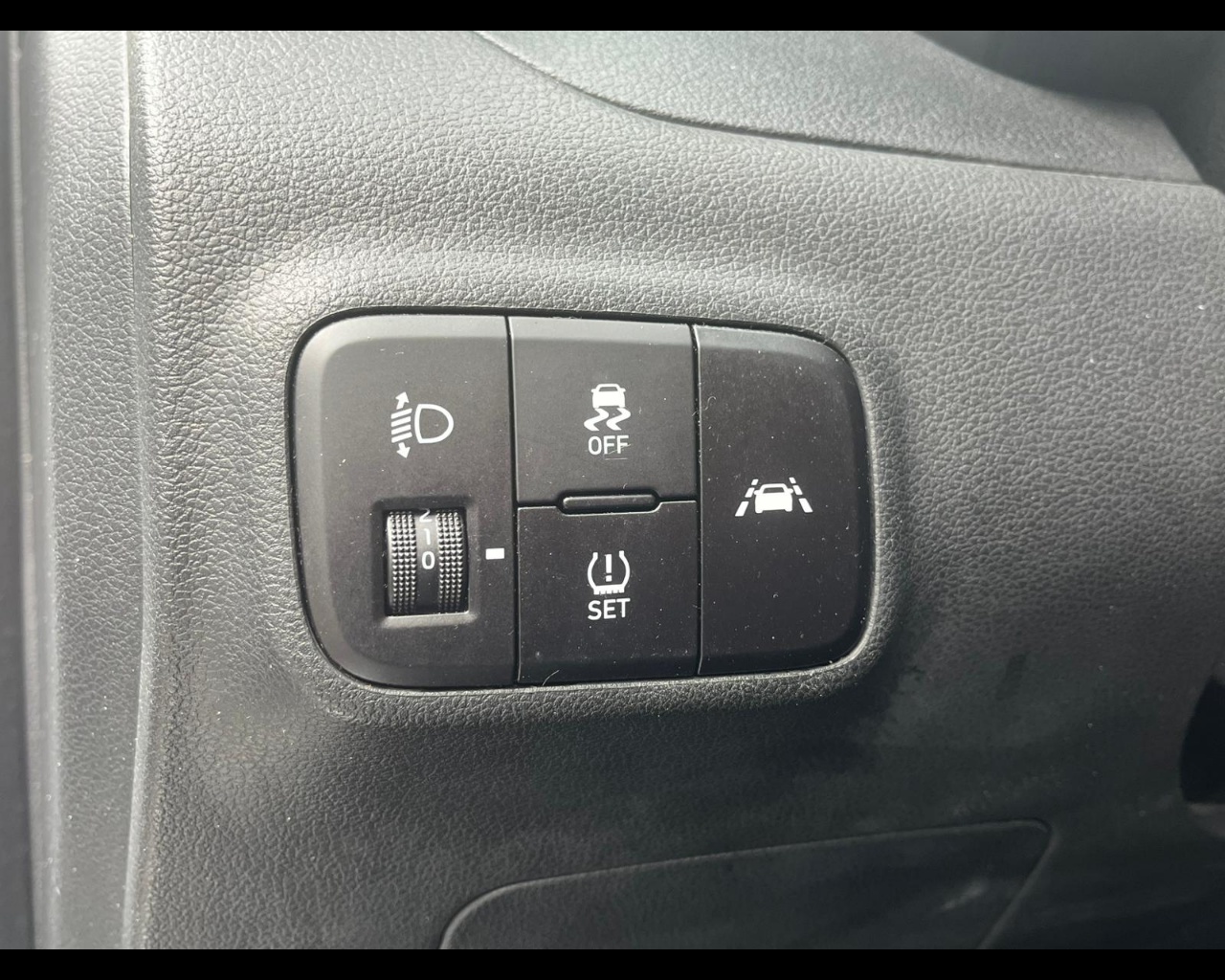 Foto HYUNDAI i10 1.0 mpi Tech Connect Pack