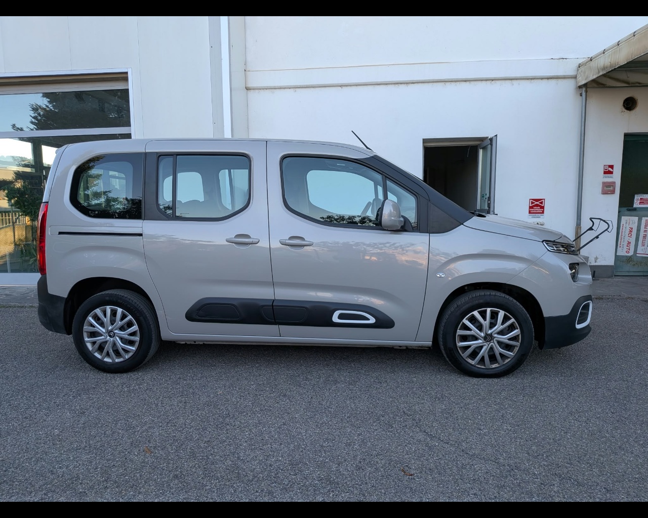 Foto CITROEN Berlingo 1.5 bluehdi M Feel s&s 100cv