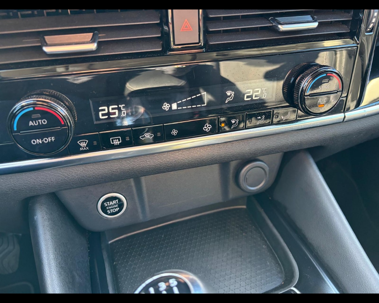 Foto NISSAN Qashqai 1.3 mhev N-Connecta 2wd 140cv