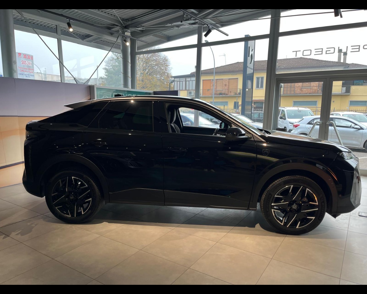 Foto PEUGEOT 3008 1.2 hybrid GT 136cv e-dcs6